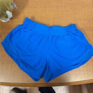 Lululemon Hotty Hot shorts low rise 2.5 inch